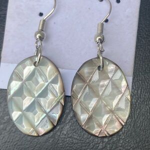 Shell laminate earrings